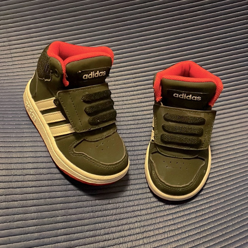 Adidas Hoops Mid 2.0 Kids SZ 5 K Black Shoes B75945